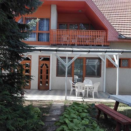 Hutter Vendeghaz Hotel Szantod Exterior photo