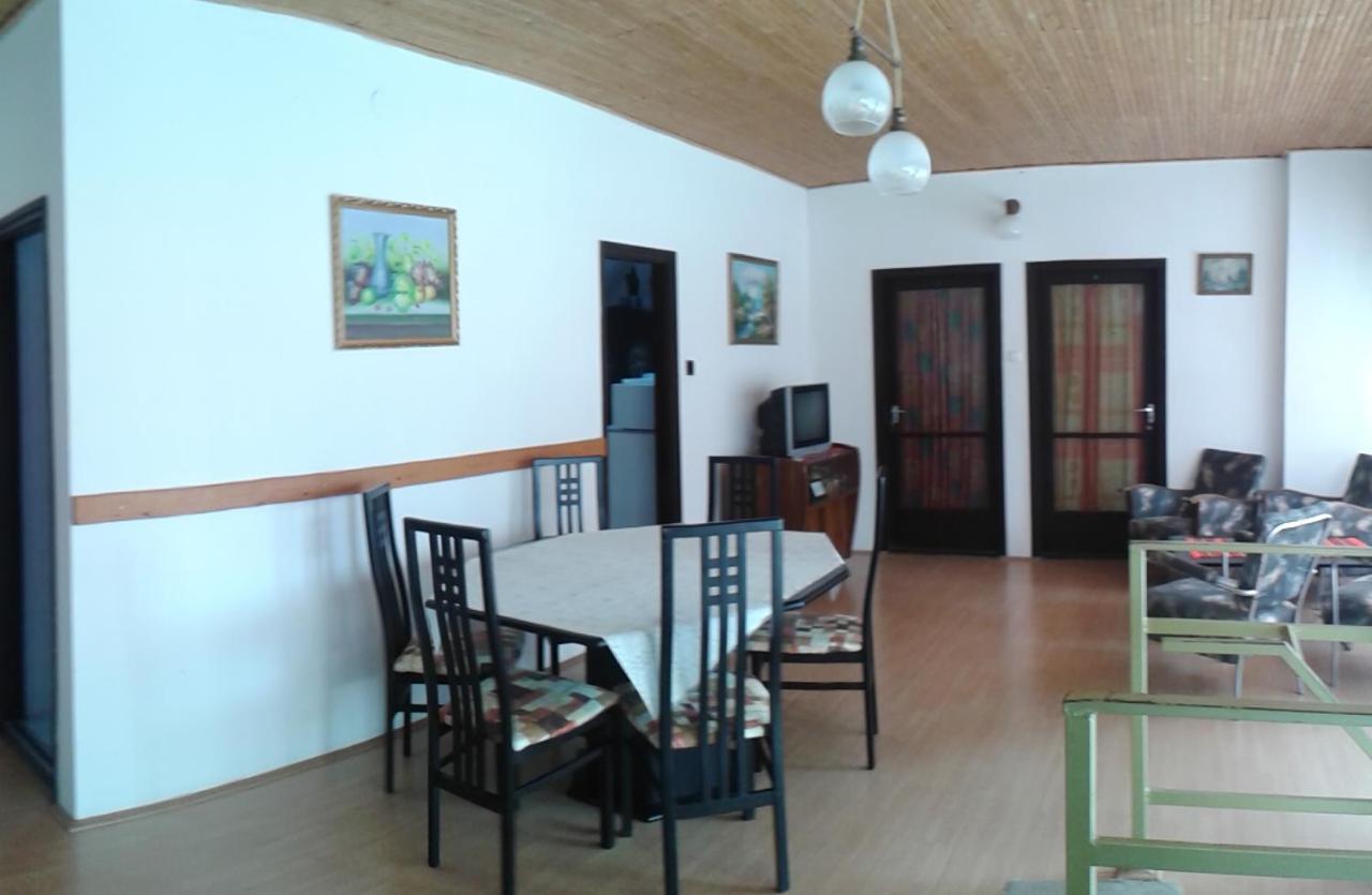 Hutter Vendeghaz Hotel Szantod Exterior photo